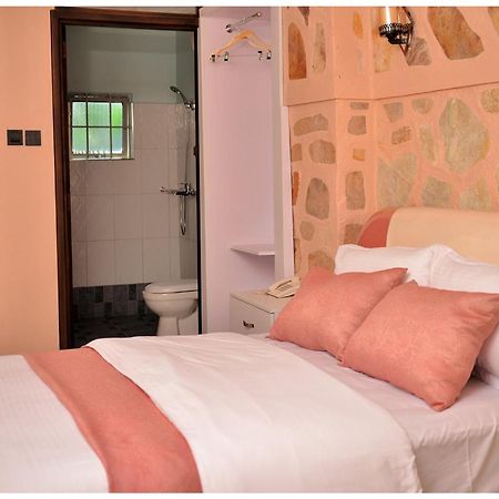 Hotel Ruby Haven Kampala Esterno foto