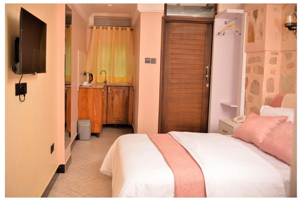Hotel Ruby Haven Kampala Esterno foto