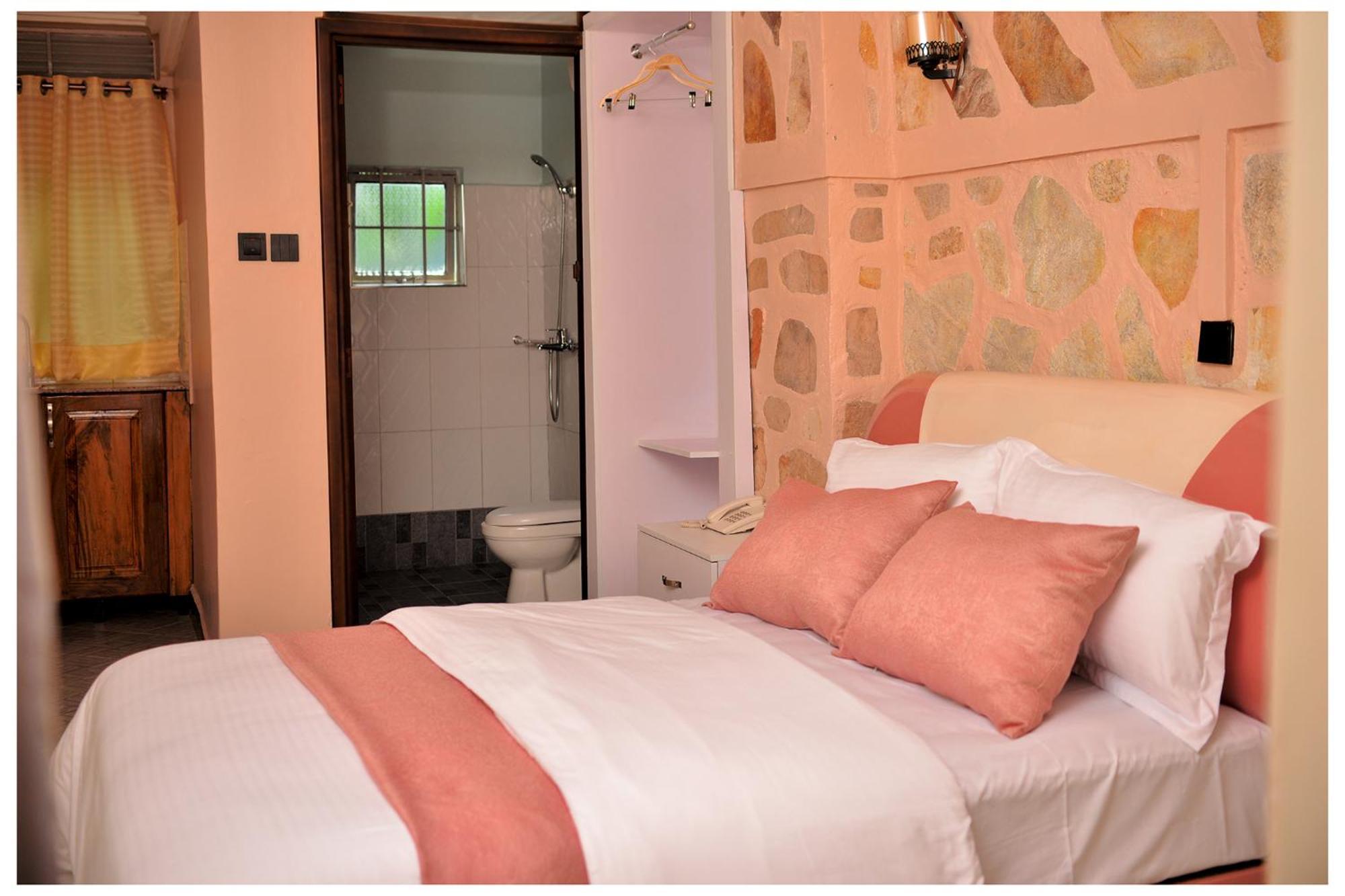 Hotel Ruby Haven Kampala Esterno foto